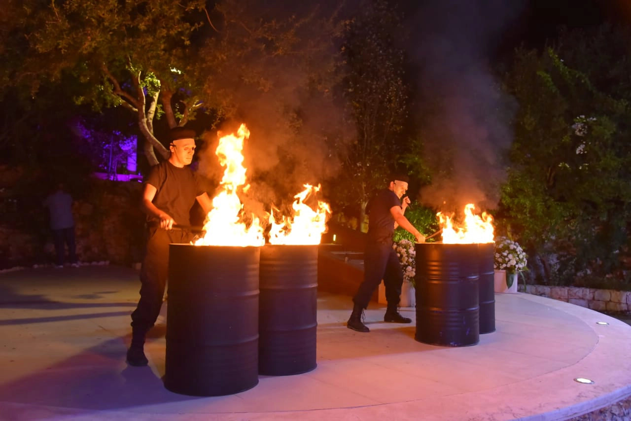 Creation of the barrel show